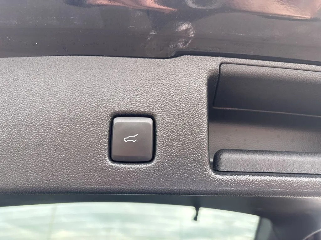 2023 Ford Escape Platinum photo 4