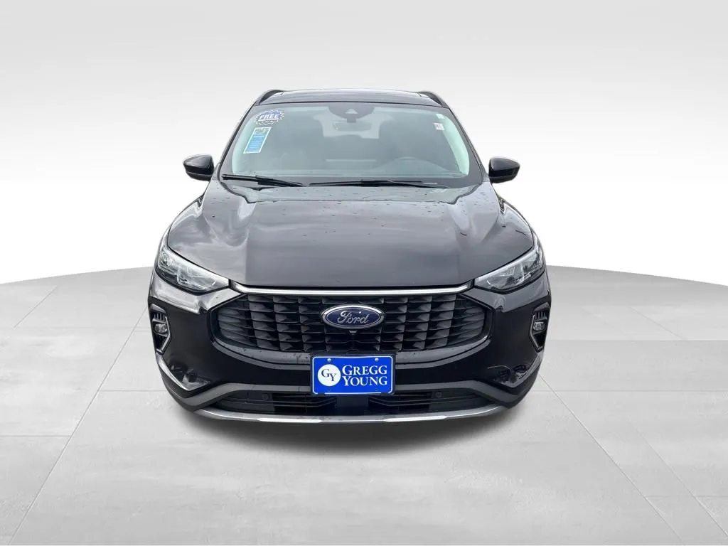 2023 Ford Escape Platinum photo 3