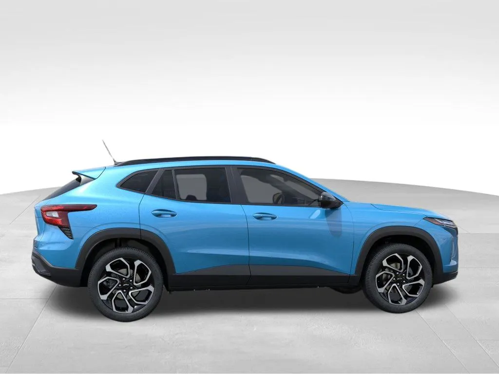 2025 Chevrolet Trax photo 3