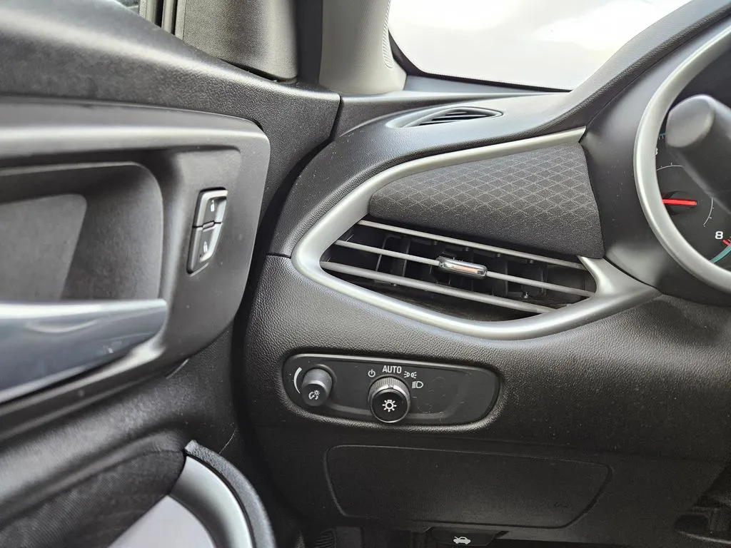 2024 Chevrolet Malibu LS photo 3