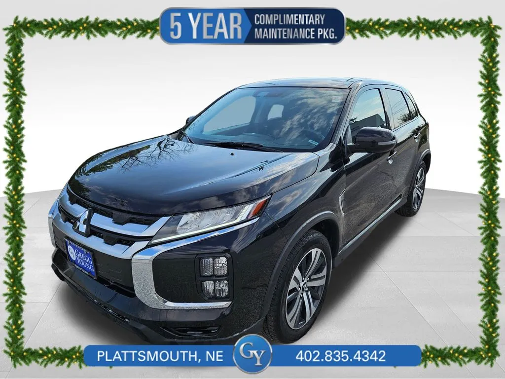 2024 Mitsubishi Outlander Sport SE's photo