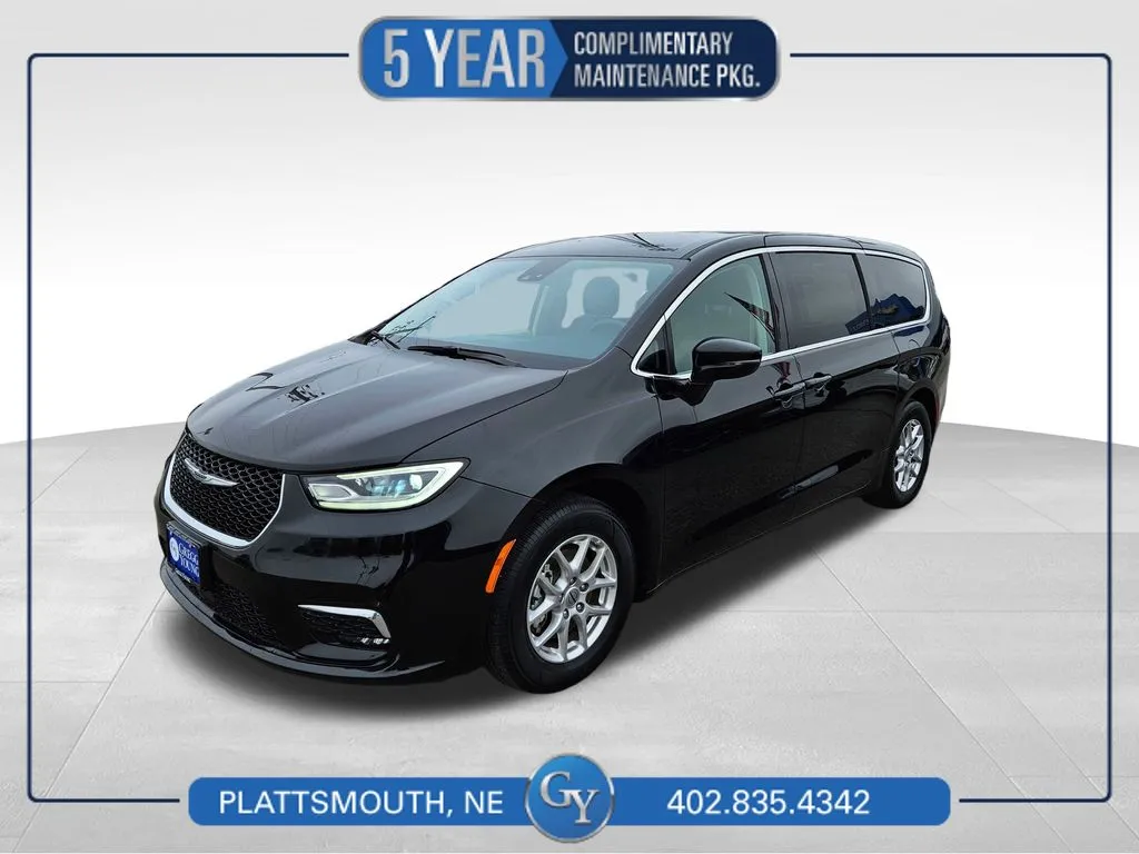 2024 Chrysler Pacifica Touring L's photo