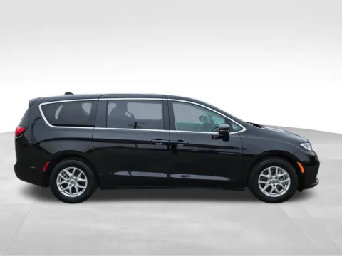 More photos of 2024 Chrysler Pacifica Touring L at Gregg Young Chevrolet Of Plattsmouth, NE