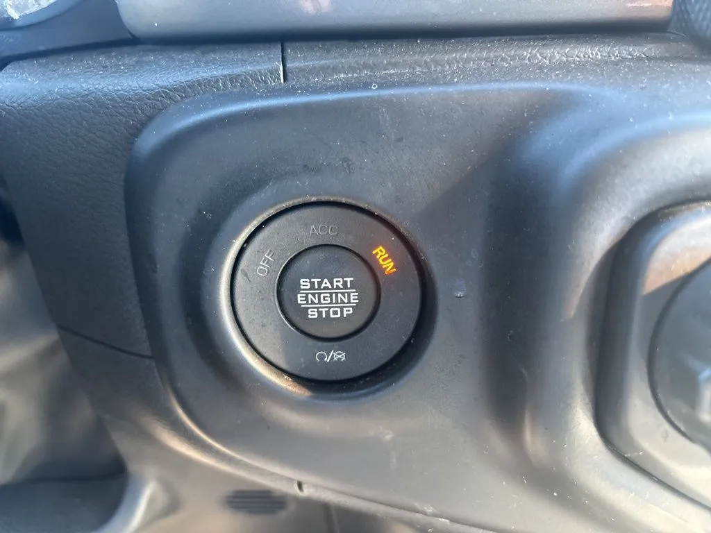 2022 Jeep Wrangler Unlimited Sahara - Photo 24