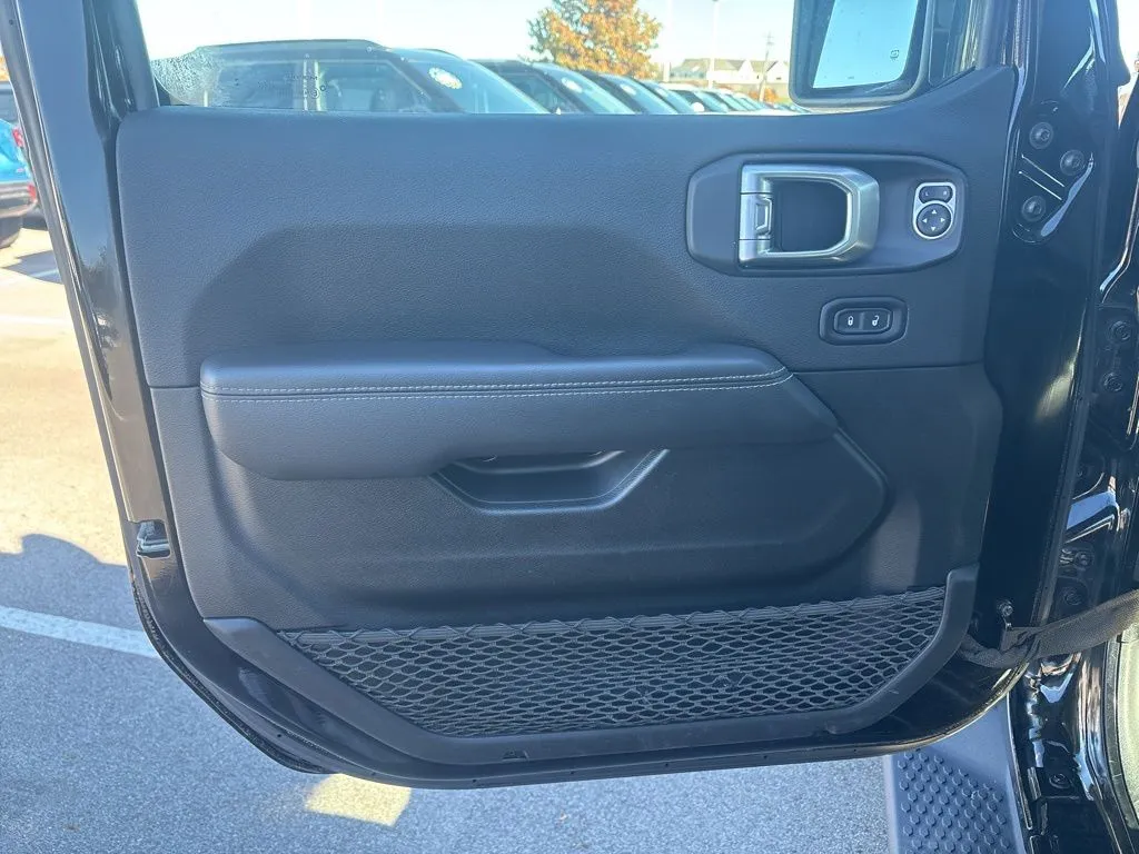 2022 Jeep Wrangler Unlimited Sahara - Photo 16