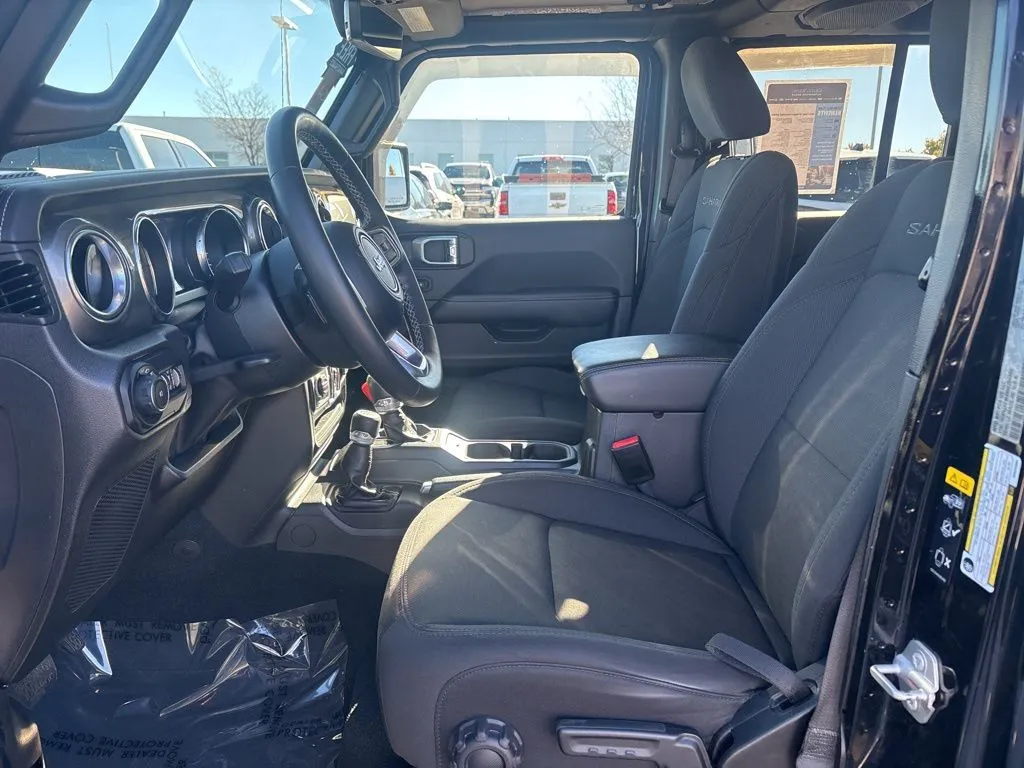 2022 Jeep Wrangler Unlimited Sahara - Photo 15