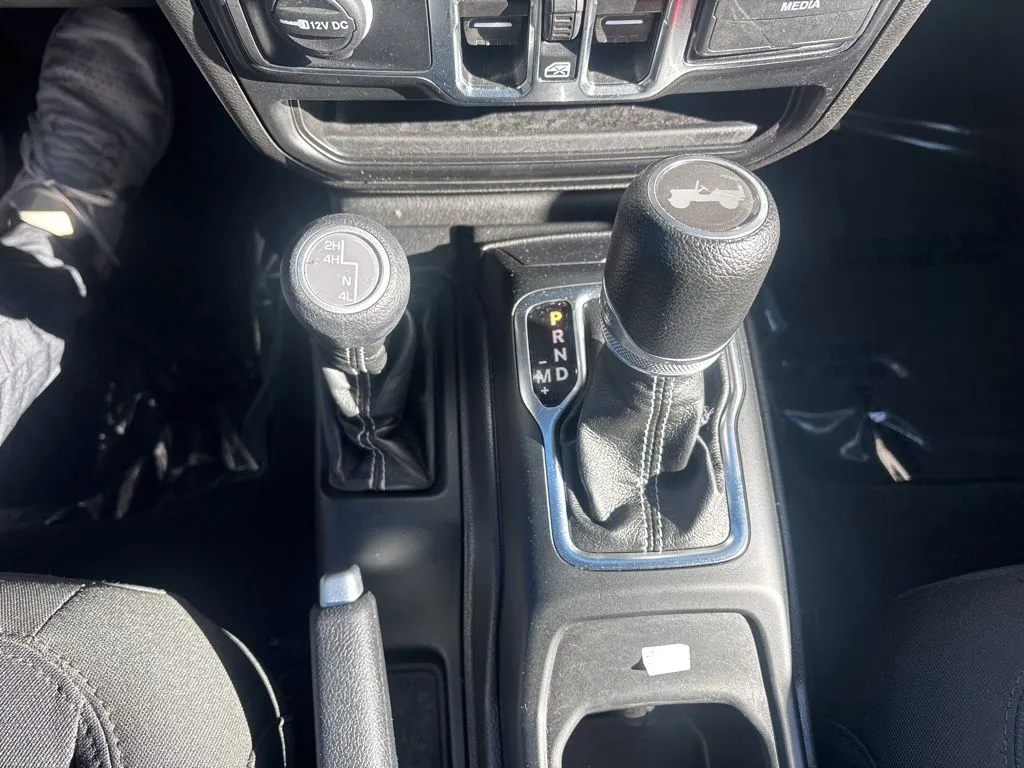 2022 Jeep Wrangler Unlimited Sahara - Photo 30