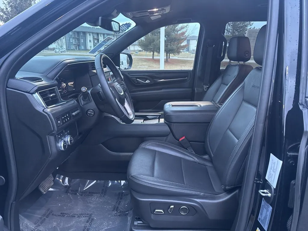 2024 GMC Yukon Denali - Photo 15
