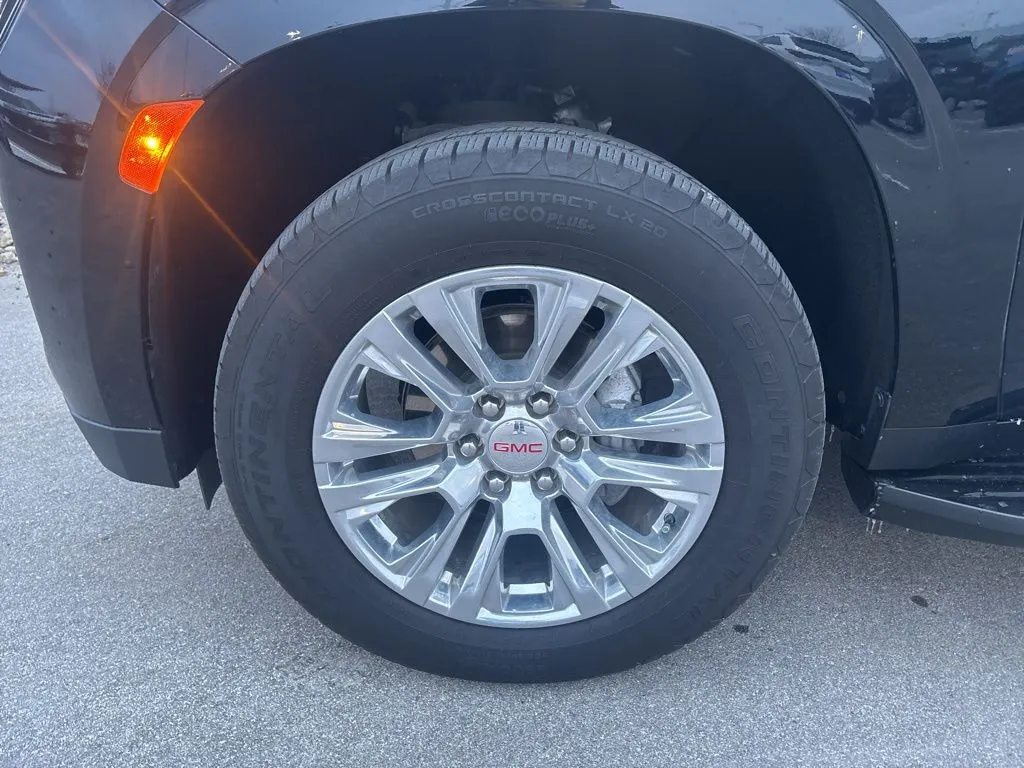 2024 GMC Yukon Denali - Photo 11