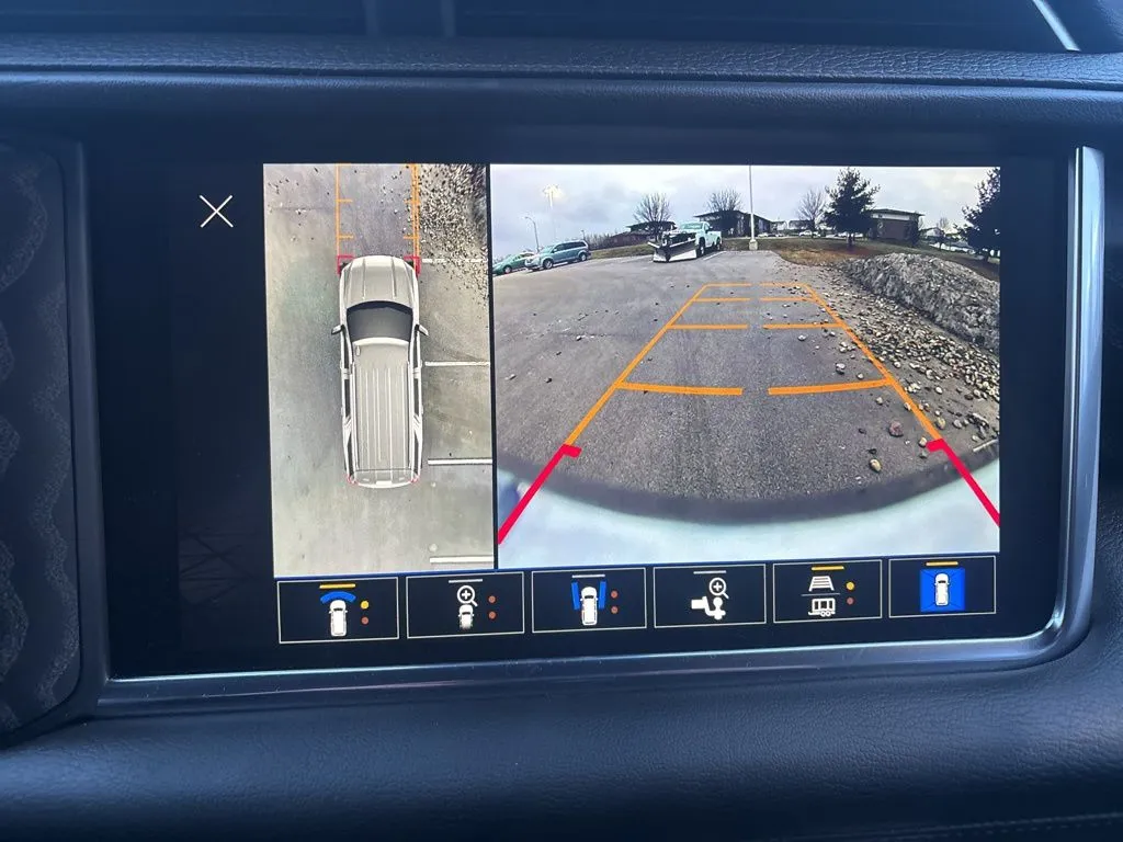2024 GMC Yukon Denali - Photo 29