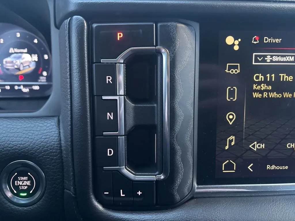 2024 GMC Yukon Denali - Photo 26