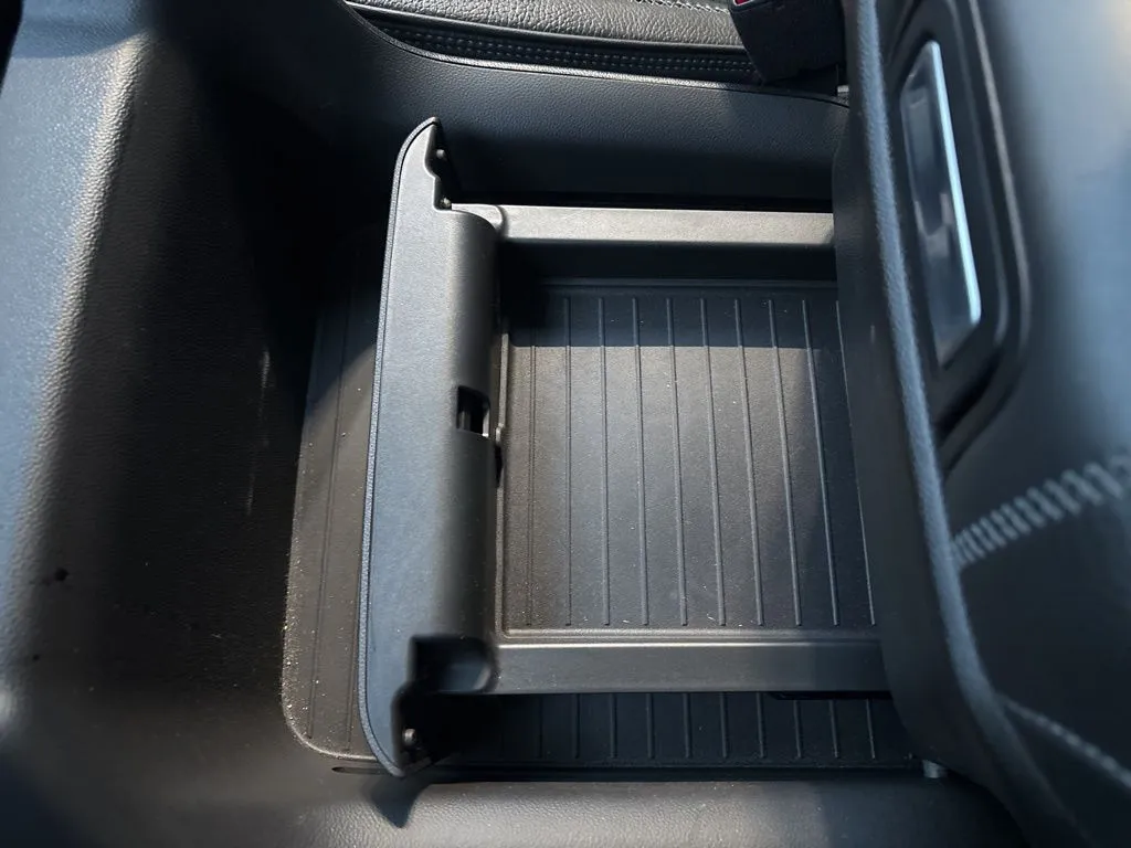 2024 GMC Yukon Denali - Photo 35