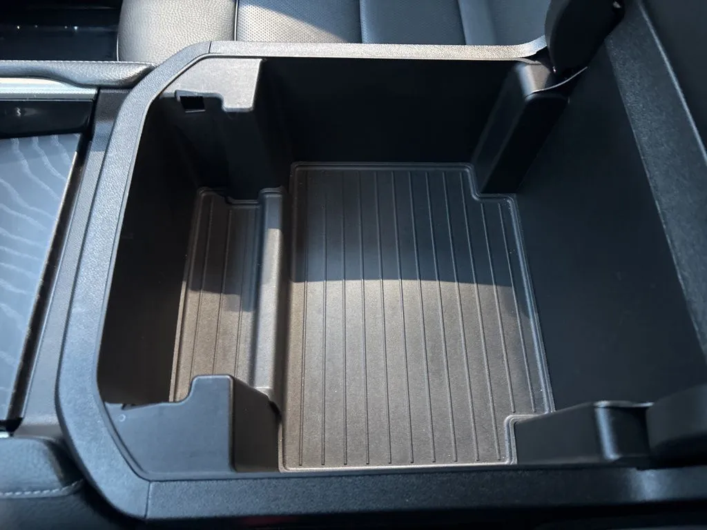 2024 GMC Yukon Denali - Photo 33