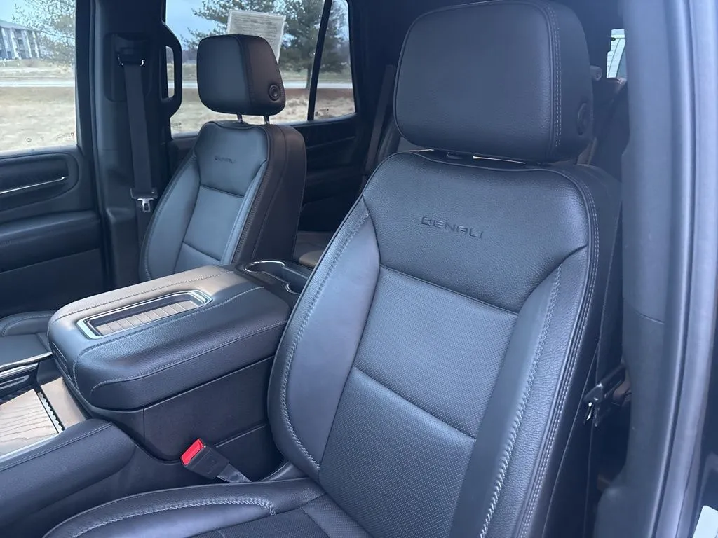 2024 GMC Yukon Denali - Photo 14