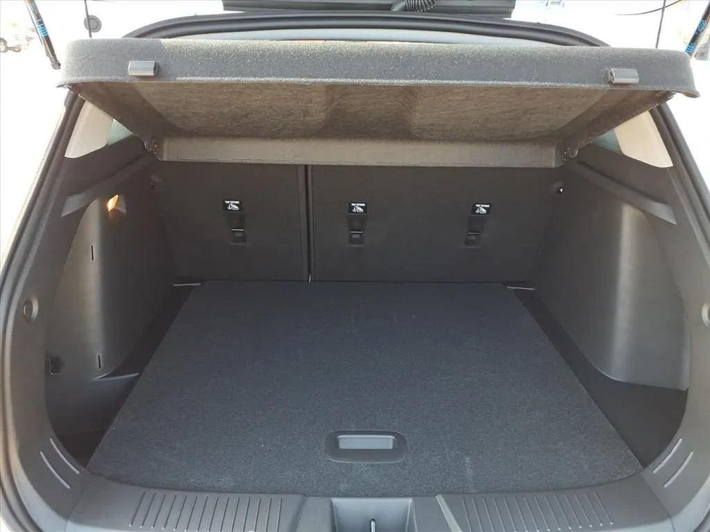 2025 Chevrolet Trax LT photo 3