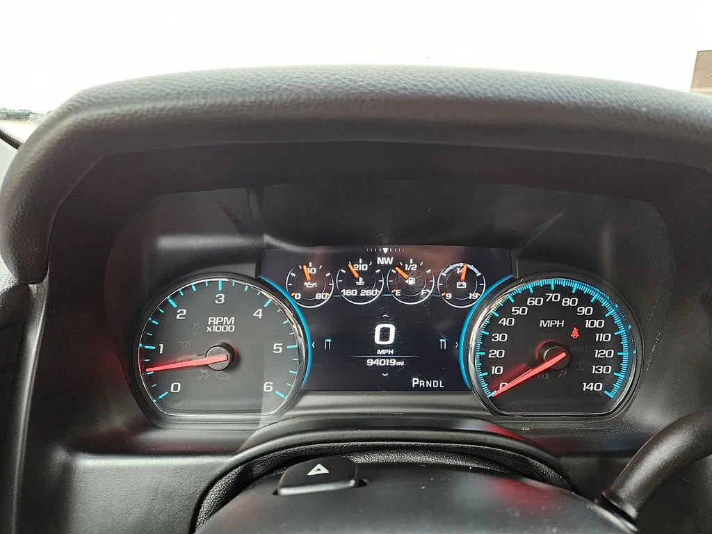 2020 Chevrolet Suburban Premier photo 3