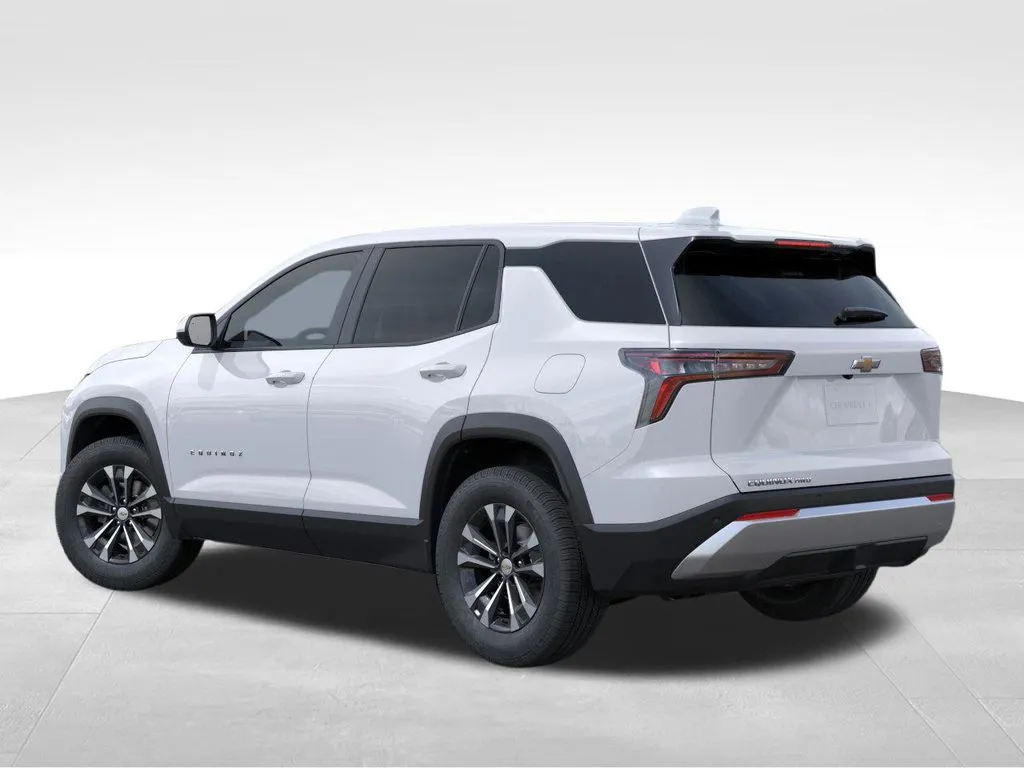 2026 Chevrolet Equinox LT photo 2