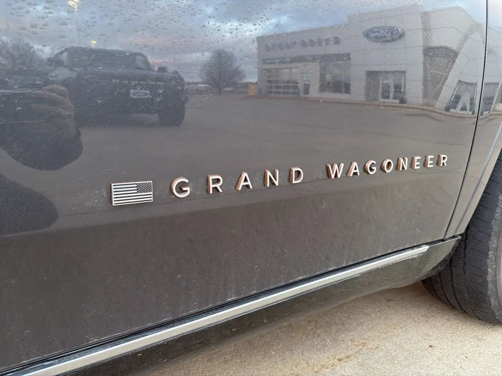 2022 Jeep Grand Wagoneer III photo 4