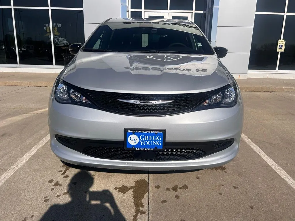 2026 Chrysler Voyager LX - Photo 10