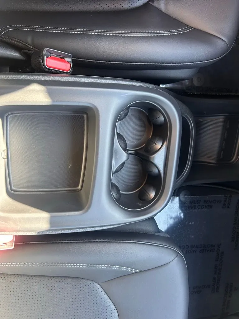 2026 Chrysler Voyager LX - Photo 25