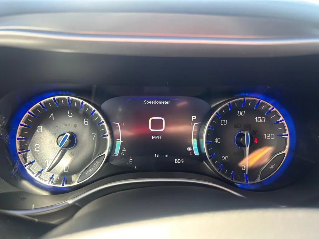 2026 Chrysler Voyager LX - Photo 19