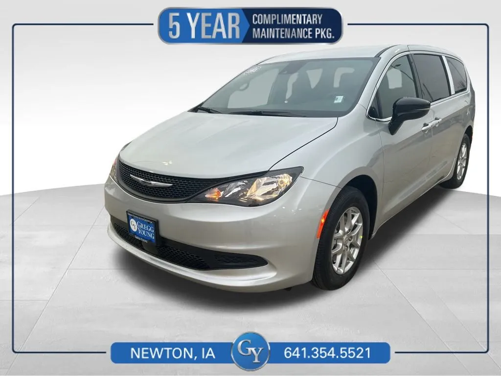 2026 Chrysler Voyager LX's photo