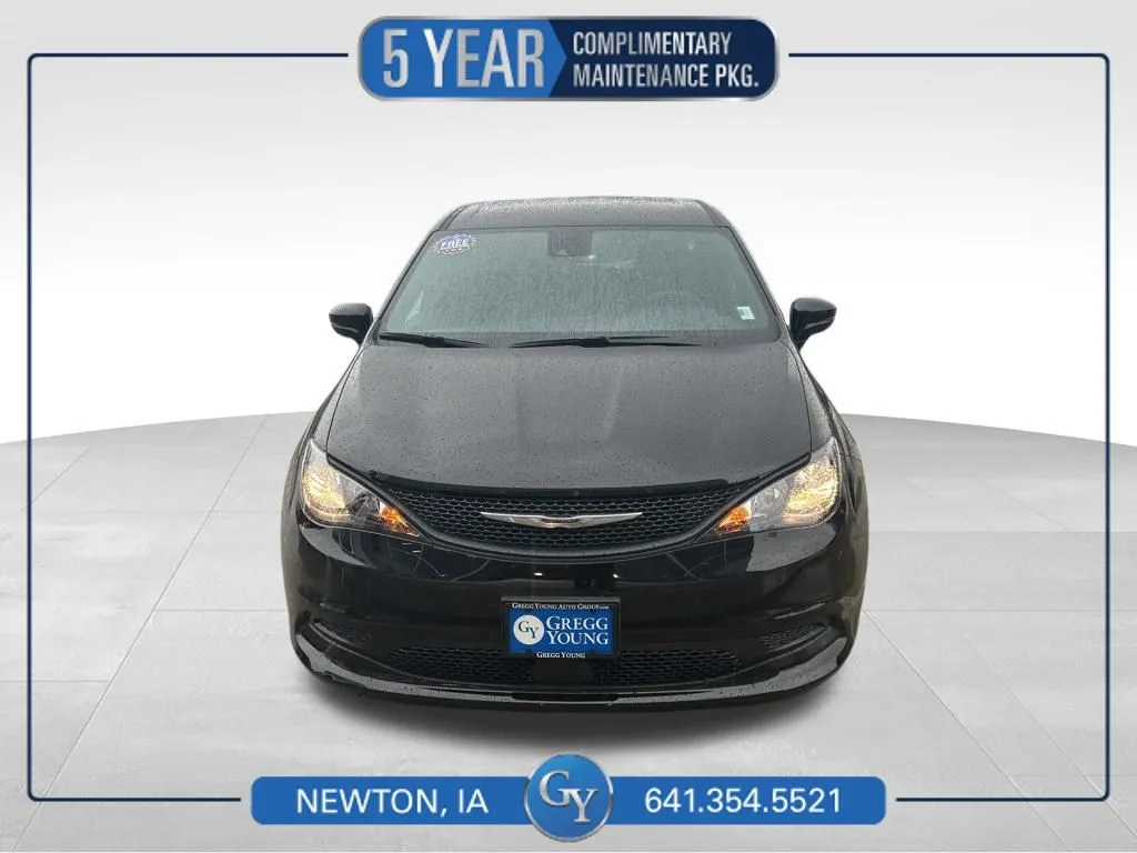 2026 Chrysler Voyager LX's photo