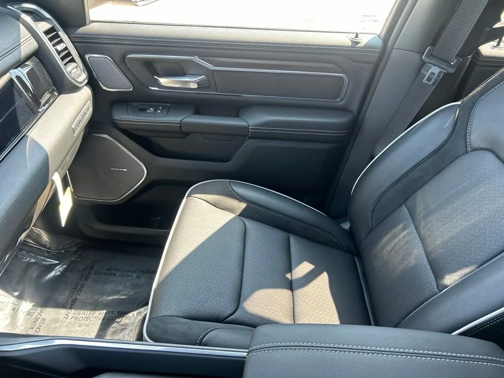 2026 RAM 1500 Laramie - Photo 28