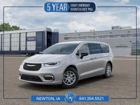 Silver 2026 Chrysler Pacifica Select for sale in Newton, IA