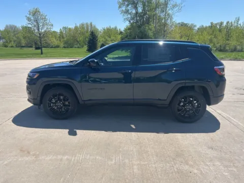 Photos of 2026 Jeep Compass Latitude for sale in Newton, IA at Gregg Young of Newton