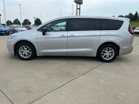 Photos of 2026 Chrysler Pacifica Select for sale in Newton, IA at Gregg Young of Newton