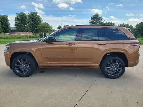 Photos of 2026 Jeep Grand Cherokee Limited Reserve for sale in Newton, IA at Gregg Young of Newton