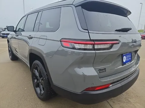 Another view of 2027 Jeep Grand Cherokee L Limited for sale in Newton, IA at Gregg Young of Newton