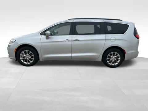 Another view of 2022 Chrysler Pacifica Touring L for sale in Newton, IA at Gregg Young of Newton