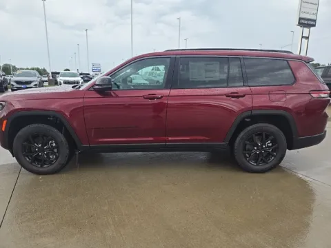 Photos of 2026 Jeep Grand Cherokee L Altitude for sale in Newton, IA at Gregg Young of Newton