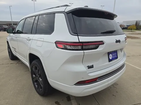 Another view of 2027 Jeep Grand Cherokee L Limited Reserve for sale in Newton, IA at Gregg Young of Newton