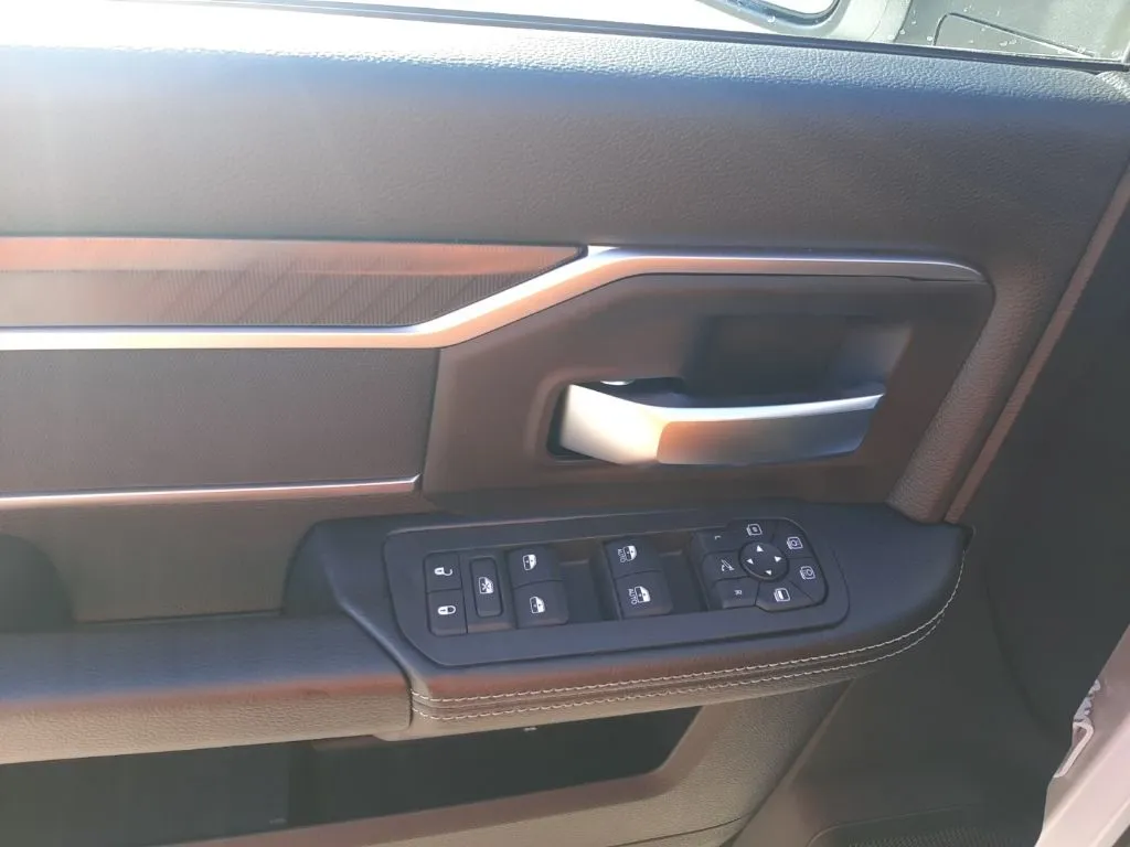 2026 Ram 2500 Big Horn photo 3