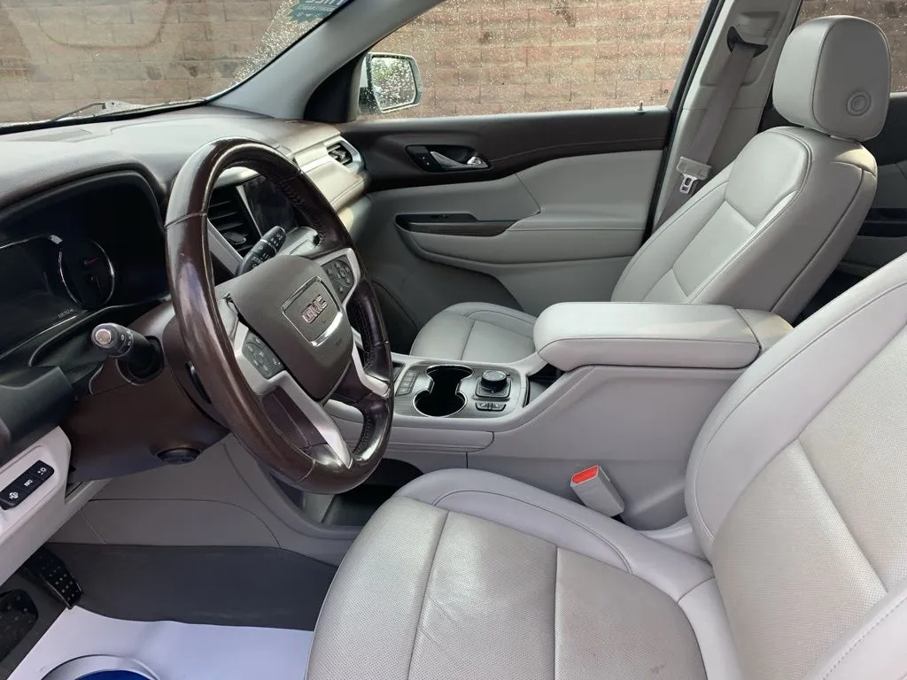 2021 Gmc Acadia SLT photo 4