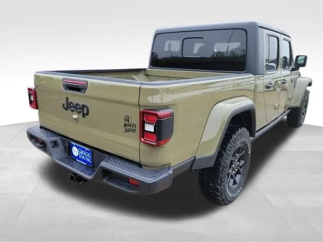 2025 Jeep Gladiator Willys photo 3