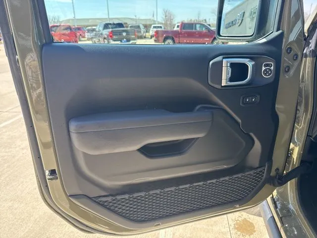 2025 Jeep Wrangler Willys photo 3