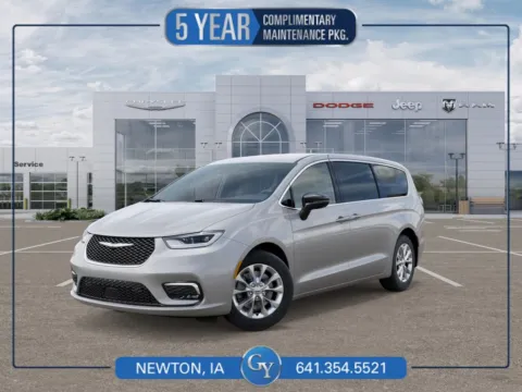 Silver 2026 Chrysler Pacifica Select for sale in Newton, IA