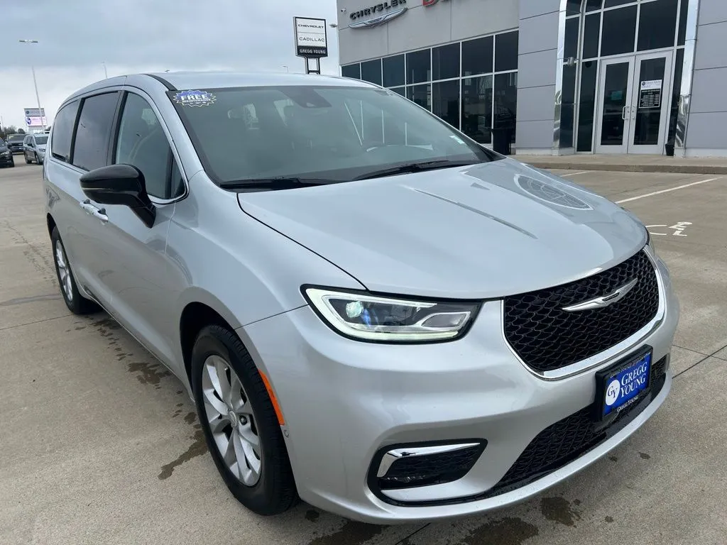 2026 Chrysler Pacifica Select - Photo 9