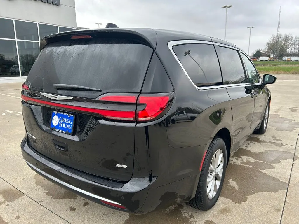 2026 Chrysler Pacifica Select - Photo 6