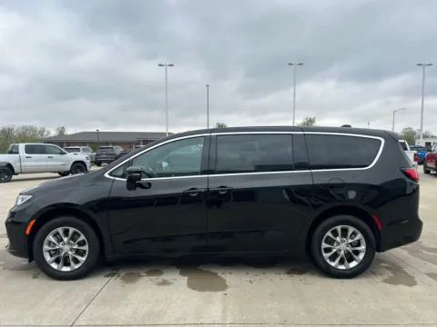 Photos of 2026 Chrysler Pacifica Select for sale in Newton, IA at Gregg Young of Newton