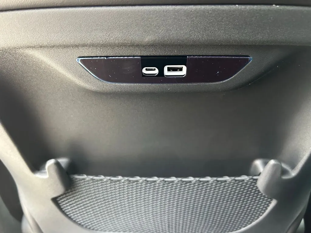 2026 Chrysler Pacifica Select - Photo 19