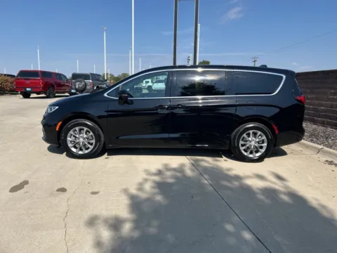 Photos of 2026 Chrysler Pacifica Select for sale in Newton, IA at Gregg Young of Newton