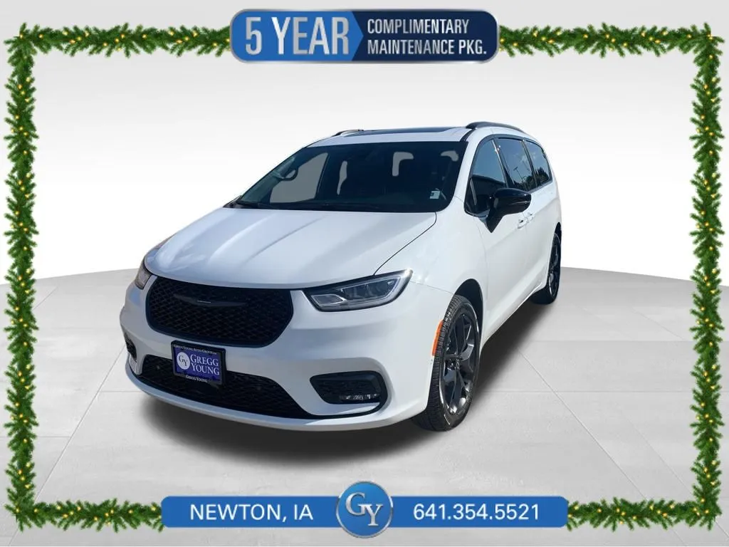 2026 Chrysler Pacifica Limited's photo