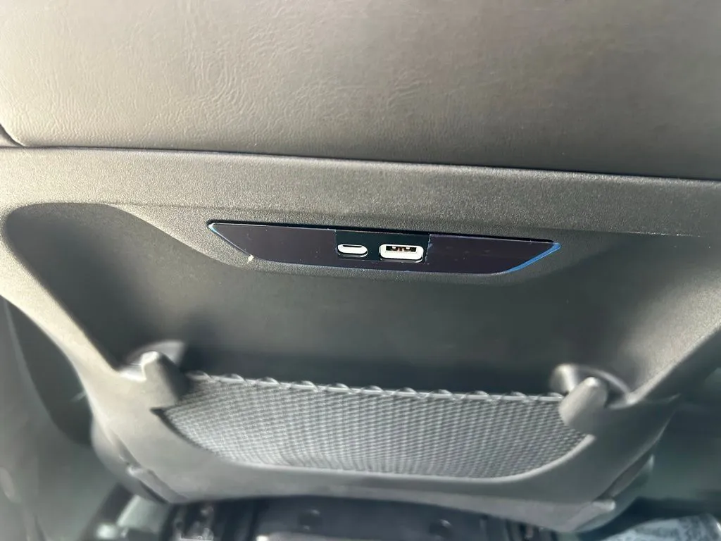 2026 Chrysler Pacifica Limited - Photo 18
