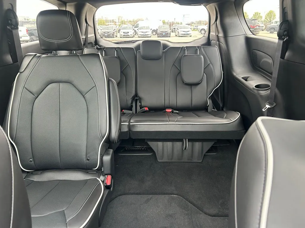 2026 Chrysler Pacifica Limited - Photo 24