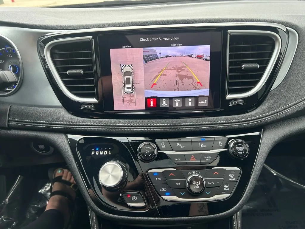2026 Chrysler Pacifica Limited - Photo 28
